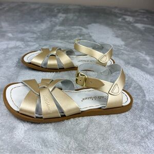 Salt Water Sandals by Hoy Shoe Original Sandal Gold Kid Size 2